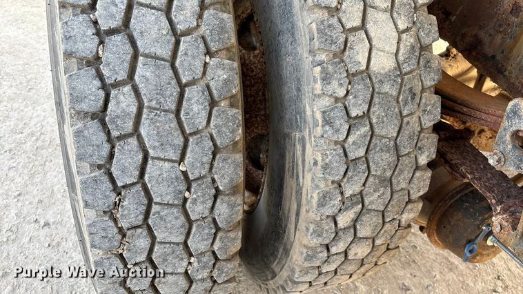 image for item ED2356 1995 WhiteGMC fertilizer delivery truck