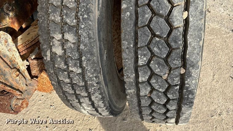 image for item ED2356 1995 WhiteGMC fertilizer delivery truck