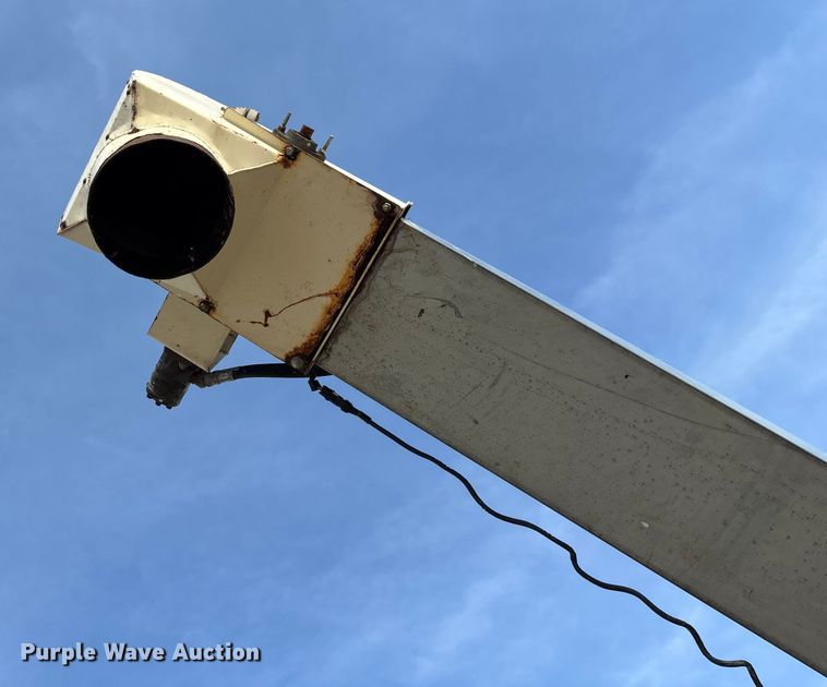 image for item ED2357 2015 Meridian 375 seed tender