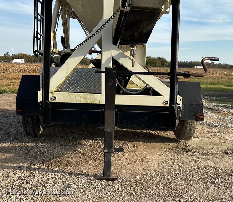 image for item ED2357 2015 Meridian 375 seed tender