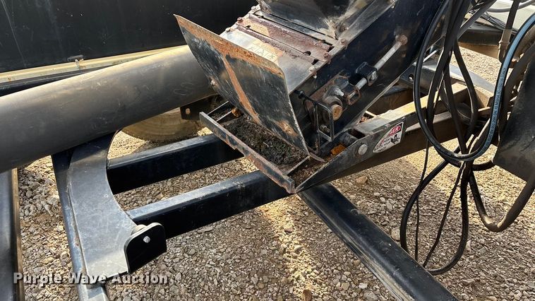 image for item ED2357 2015 Meridian 375 seed tender