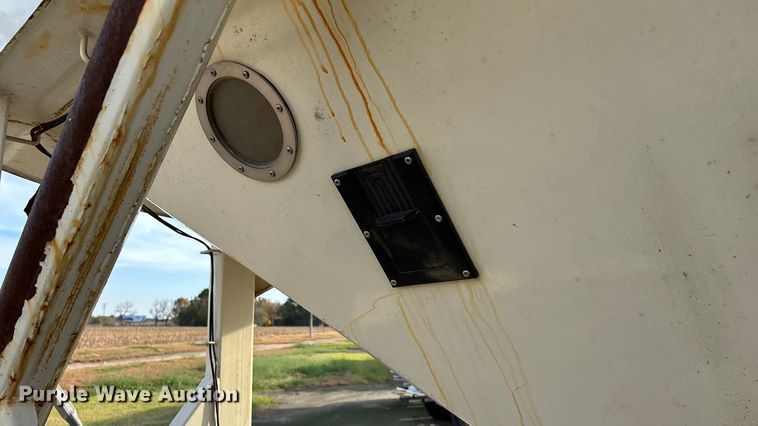 image for item ED2357 2015 Meridian 375 seed tender