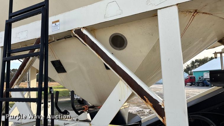 image for item ED2357 2015 Meridian 375 seed tender