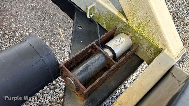 image for item ED2357 2015 Meridian 375 seed tender