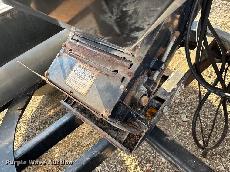 image for item ED2357 2015 Meridian 375 seed tender