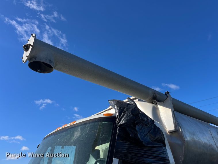 image for item ED2362 2005 International 4300 feed delivery truck