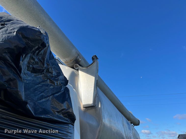 image for item ED2362 2005 International 4300 feed delivery truck