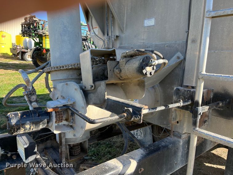 image for item ED2362 2005 International 4300 feed delivery truck