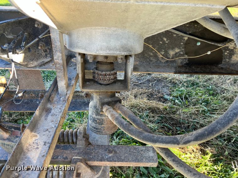 image for item ED2362 2005 International 4300 feed delivery truck