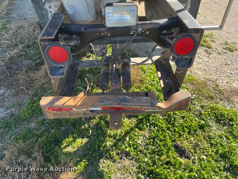 image for item ED2362 2005 International 4300 feed delivery truck