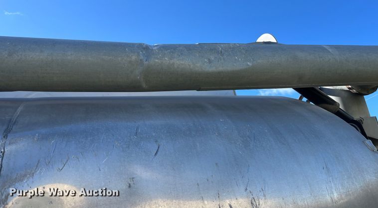 image for item ED2362 2005 International 4300 feed delivery truck