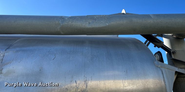 image for item ED2362 2005 International 4300 feed delivery truck