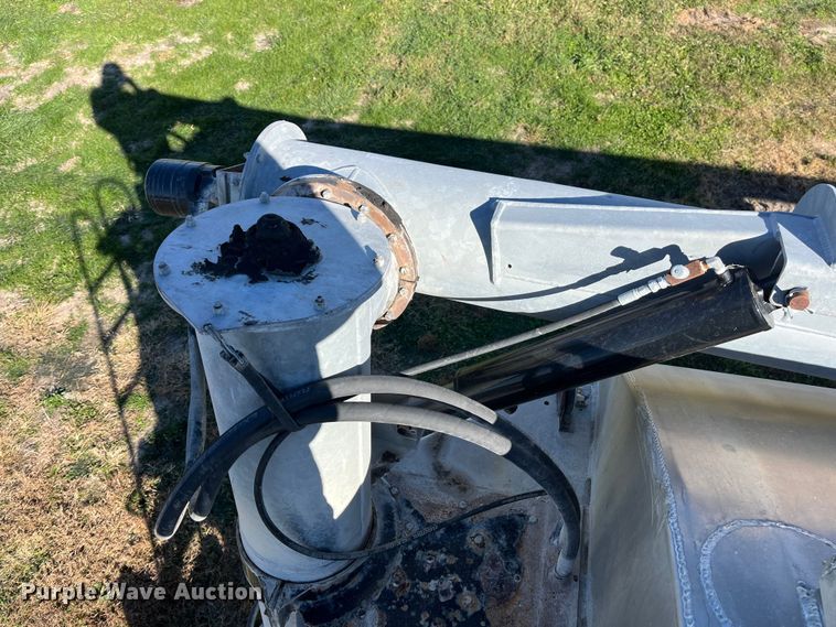 image for item ED2362 2005 International 4300 feed delivery truck