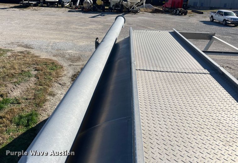 image for item ED2362 2005 International 4300 feed delivery truck