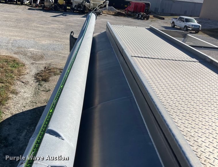 image for item ED2362 2005 International 4300 feed delivery truck