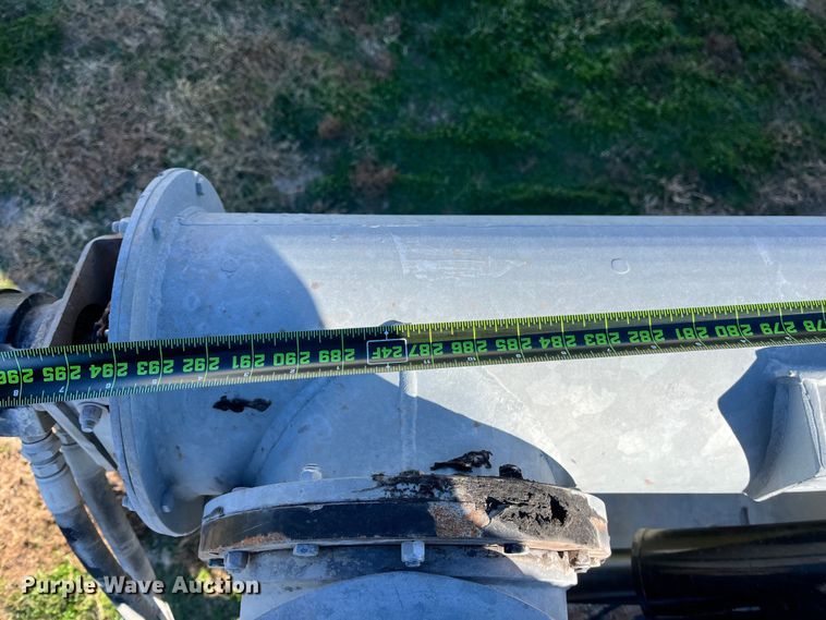 image for item ED2362 2005 International 4300 feed delivery truck