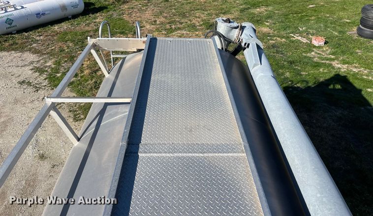 image for item ED2362 2005 International 4300 feed delivery truck