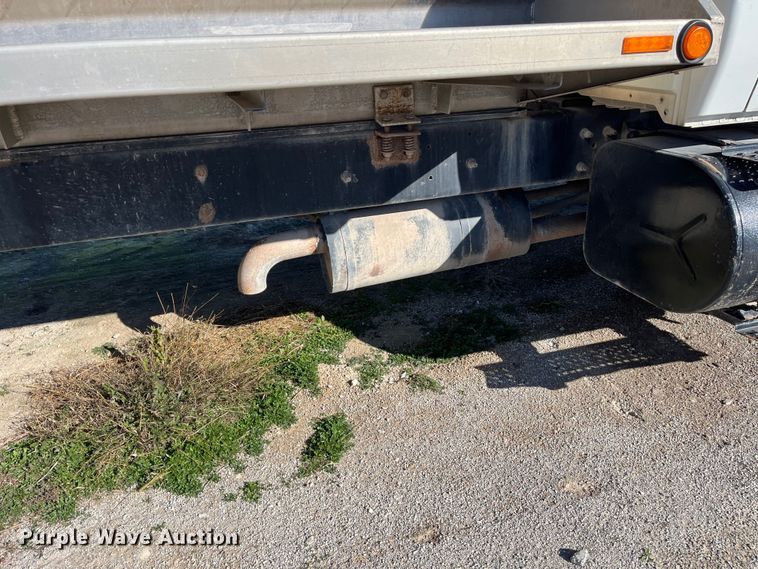 image for item ED2362 2005 International 4300 feed delivery truck