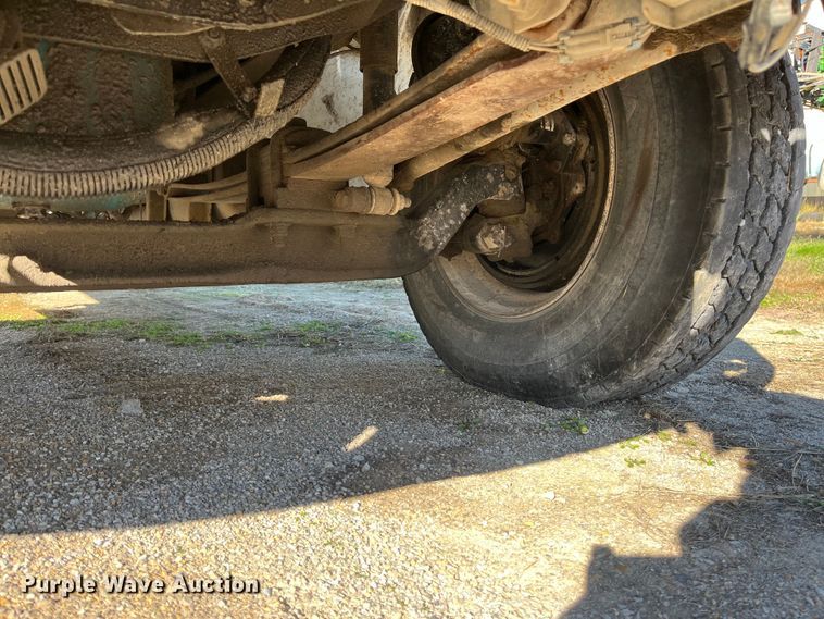 image for item ED2362 2005 International 4300 feed delivery truck