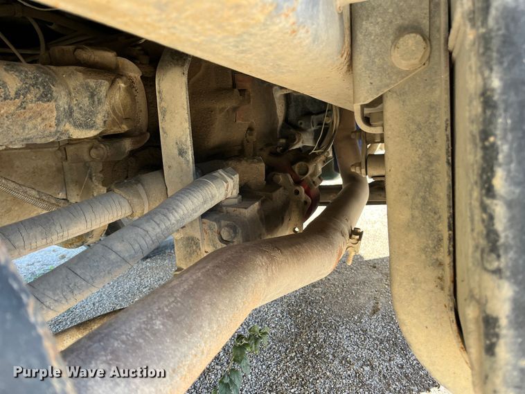 image for item ED2362 2005 International 4300 feed delivery truck