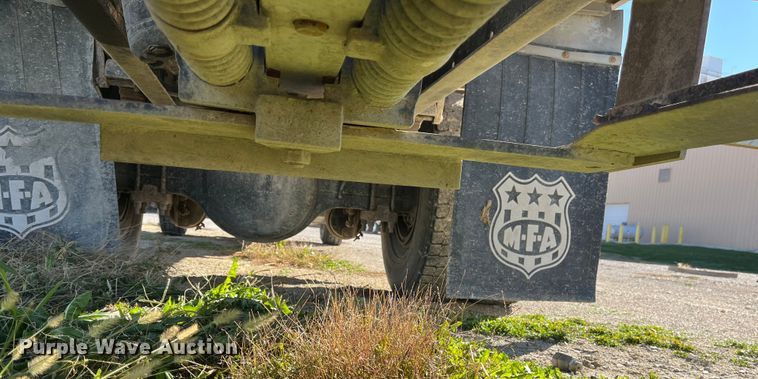 image for item ED2362 2005 International 4300 feed delivery truck