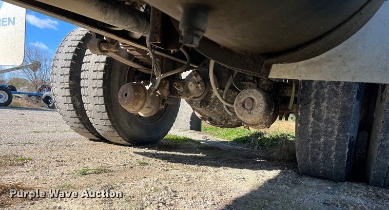 image for item ED2362 2005 International 4300 feed delivery truck