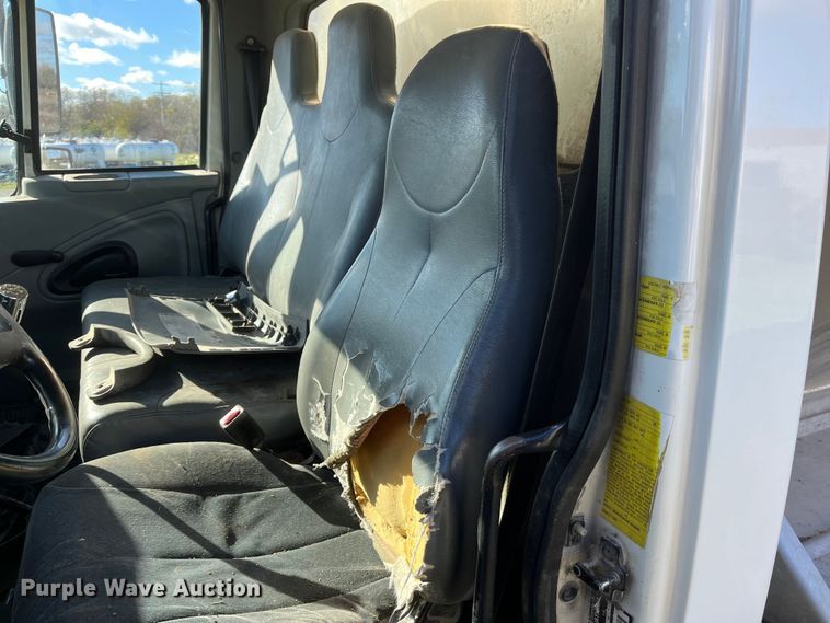 image for item ED2362 2005 International 4300 feed delivery truck