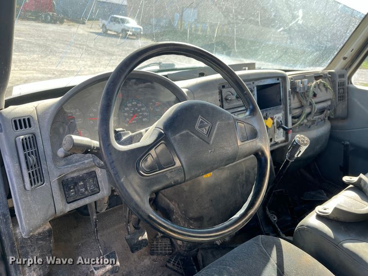 image for item ED2362 2005 International 4300 feed delivery truck