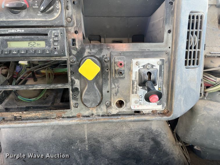 image for item ED2362 2005 International 4300 feed delivery truck