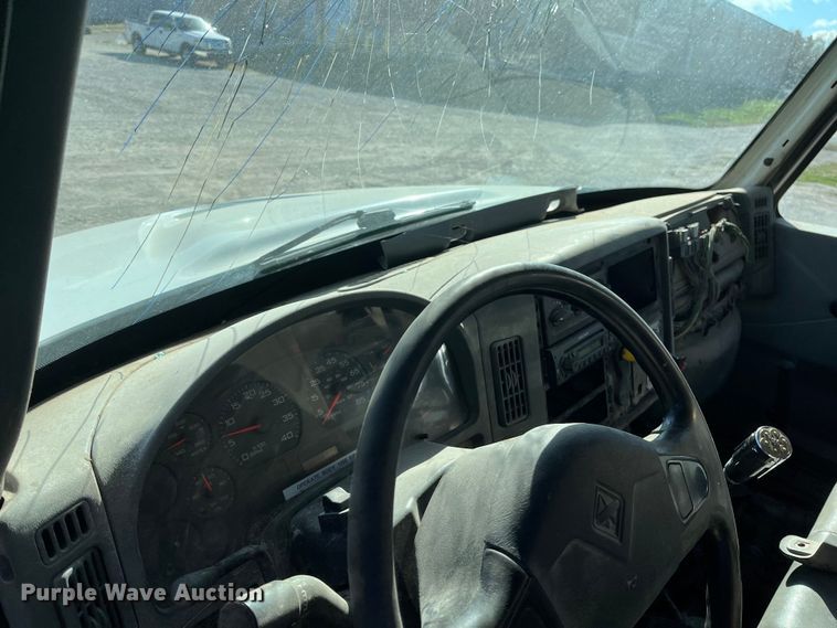 image for item ED2362 2005 International 4300 feed delivery truck