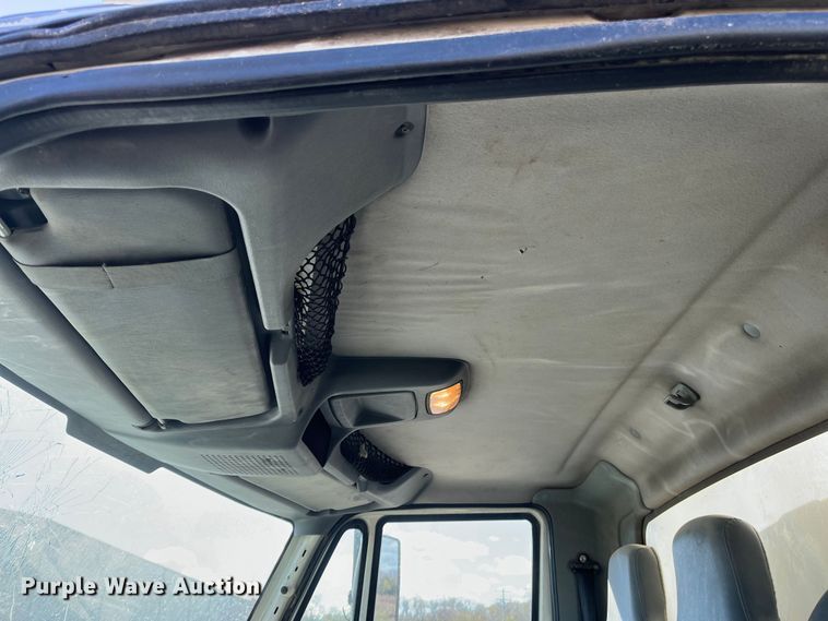 image for item ED2362 2005 International 4300 feed delivery truck