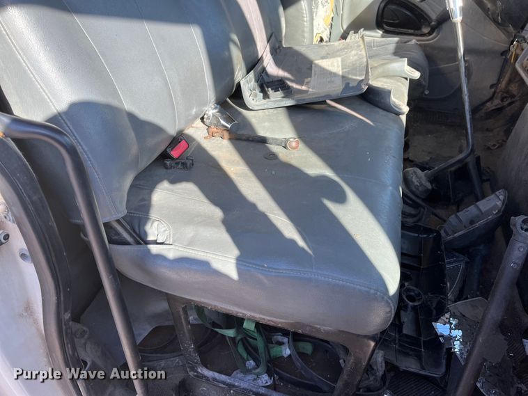 image for item ED2362 2005 International 4300 feed delivery truck