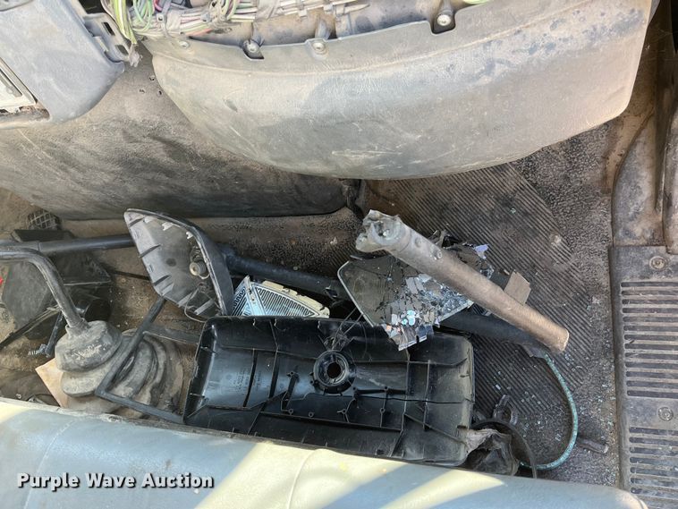 image for item ED2362 2005 International 4300 feed delivery truck