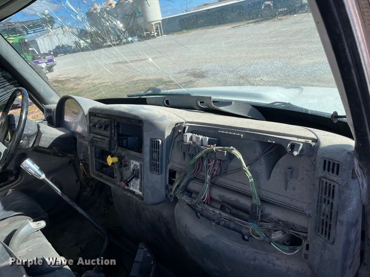 image for item ED2362 2005 International 4300 feed delivery truck