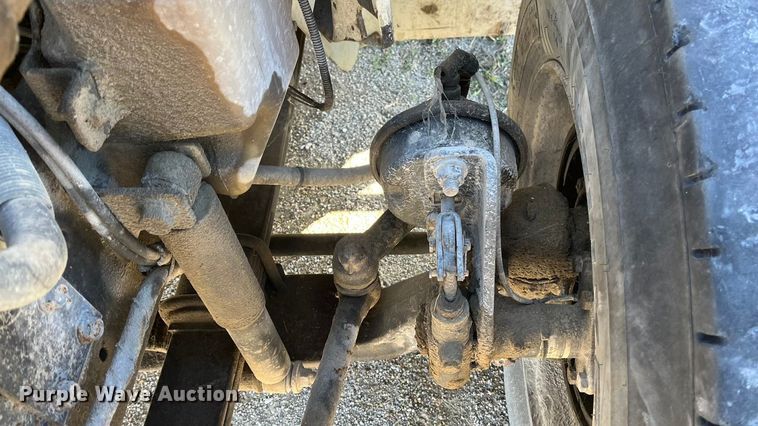 image for item ED2362 2005 International 4300 feed delivery truck