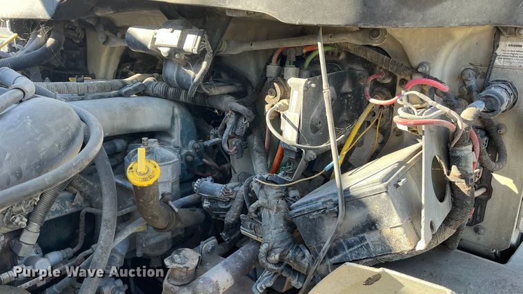 image for item ED2362 2005 International 4300 feed delivery truck