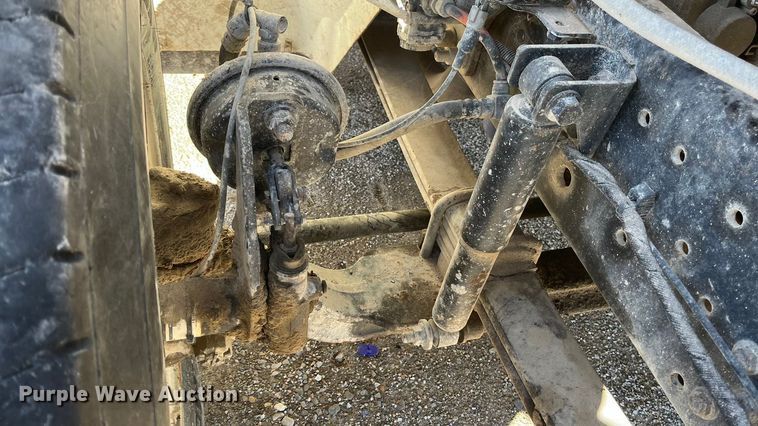 image for item ED2362 2005 International 4300 feed delivery truck