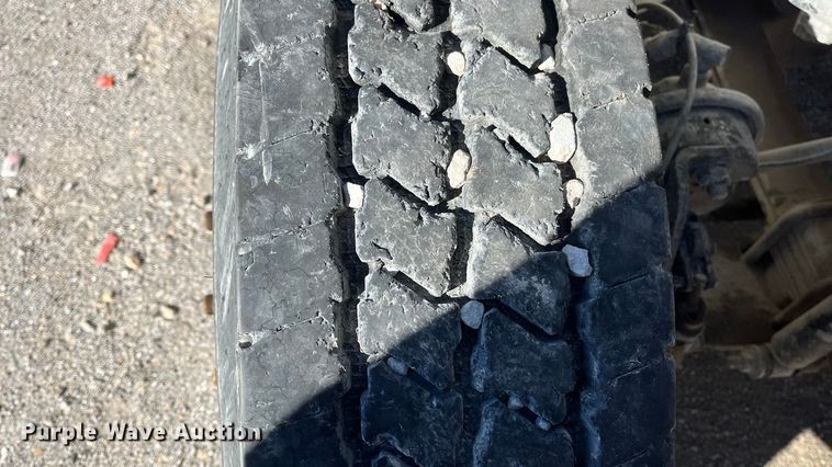 image for item ED2362 2005 International 4300 feed delivery truck