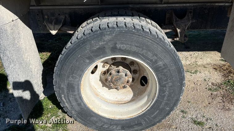 image for item ED2362 2005 International 4300 feed delivery truck