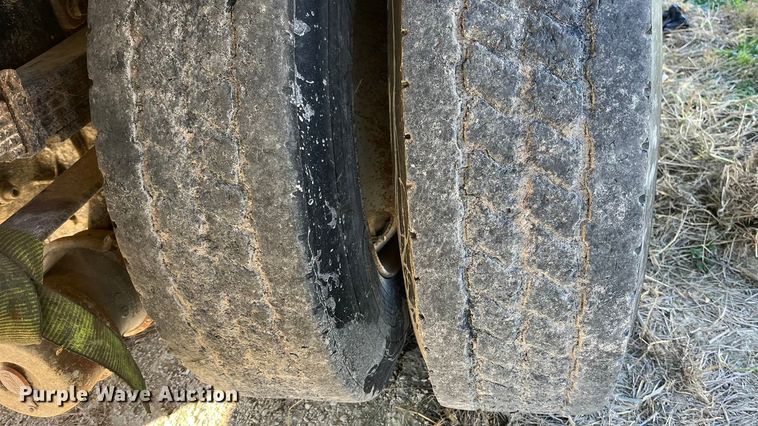 image for item ED2362 2005 International 4300 feed delivery truck