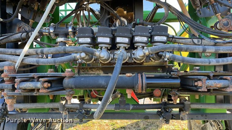 image for item ED2363 2013 John Deere 4730 sprayer
