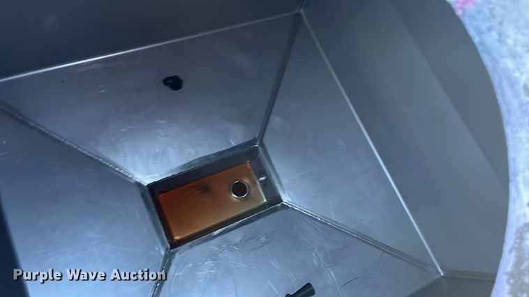 image for item ED2363 2013 John Deere 4730 sprayer