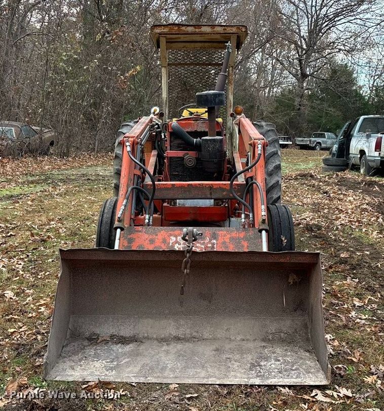 image for item ED2388 Case 990 tractor