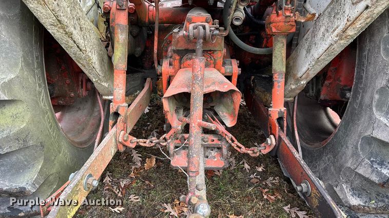 image for item ED2388 Case 990 tractor