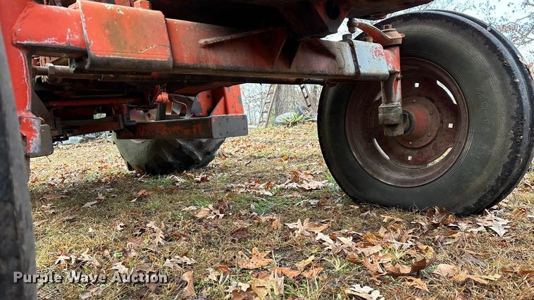 image for item ED2388 Case 990 tractor