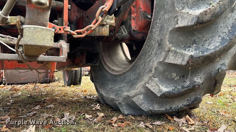 image for item ED2388 Case 990 tractor