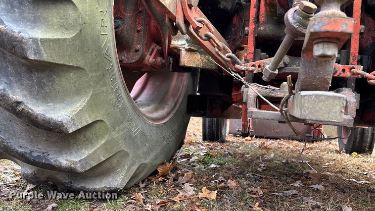 image for item ED2388 Case 990 tractor