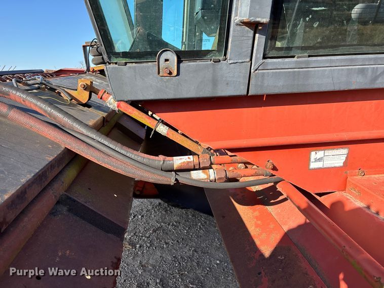 image for item ED2394 Hesston 8400 swather / windrower