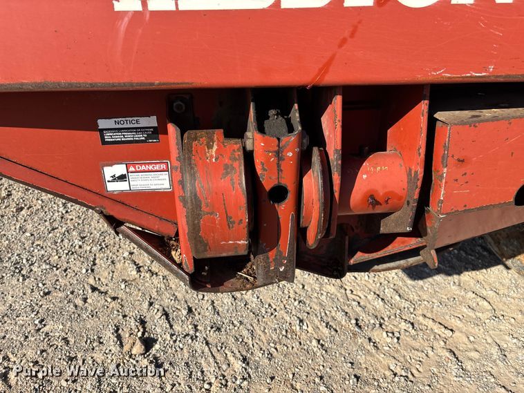 image for item ED2394 Hesston 8400 swather / windrower