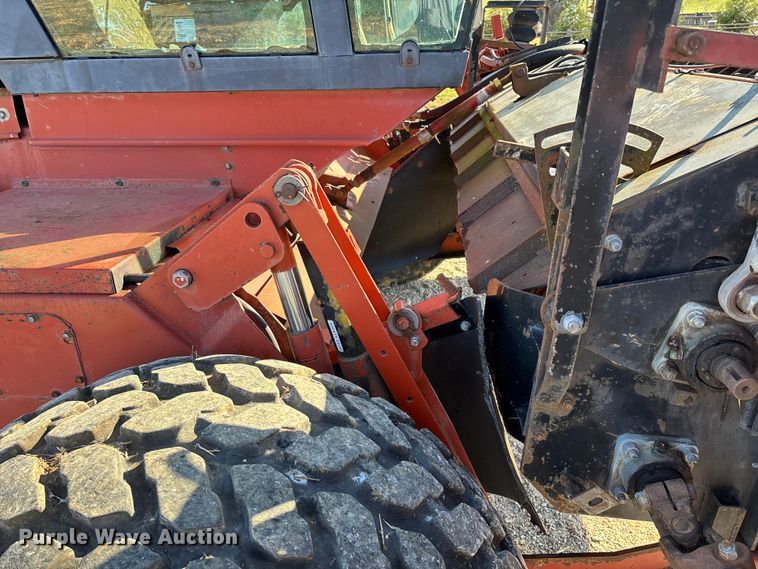 image for item ED2394 Hesston 8400 swather / windrower